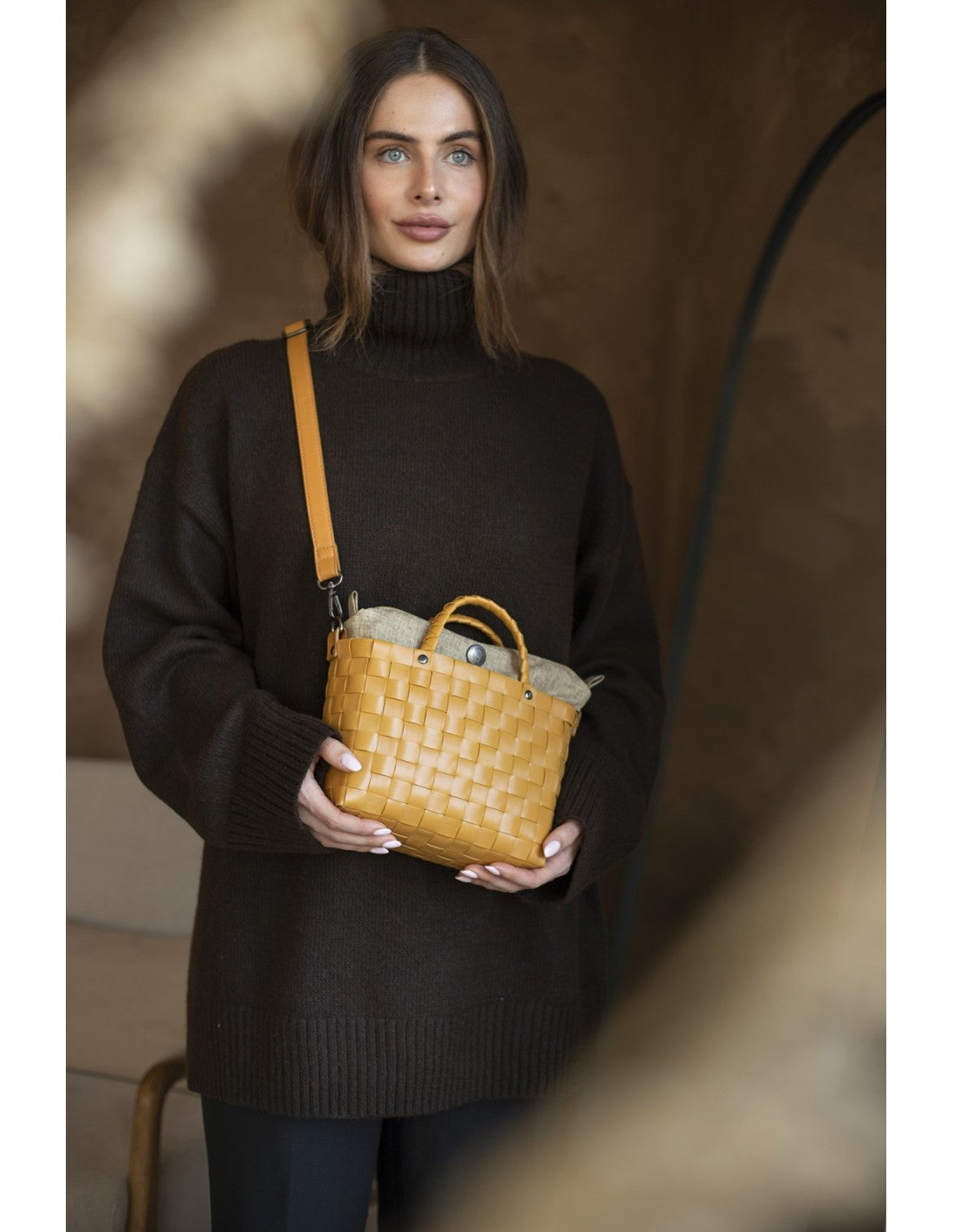 CROSSBODY BAG // Made with recycled plastic
