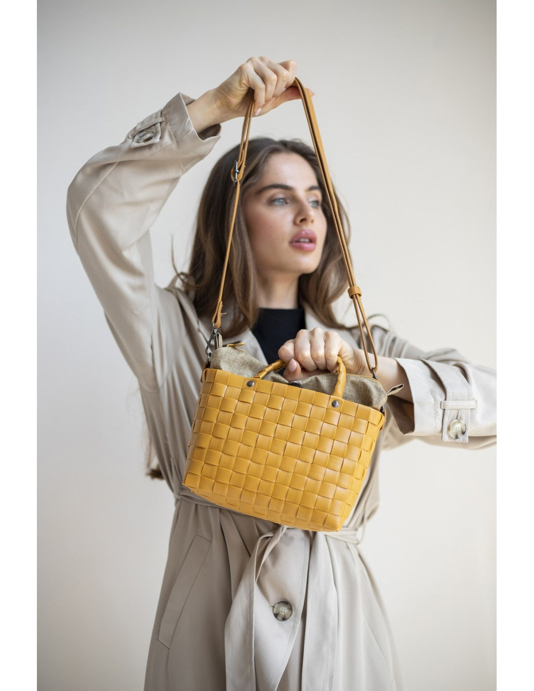 CROSSBODY BAG // Made with recycled plastic