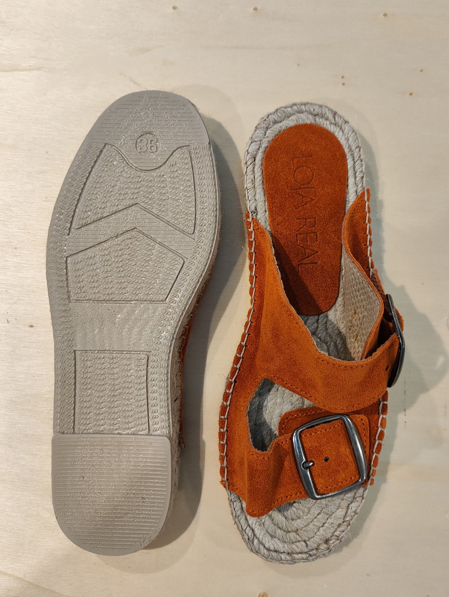 ESPADRILLES // Alças ajustáveis em camurça