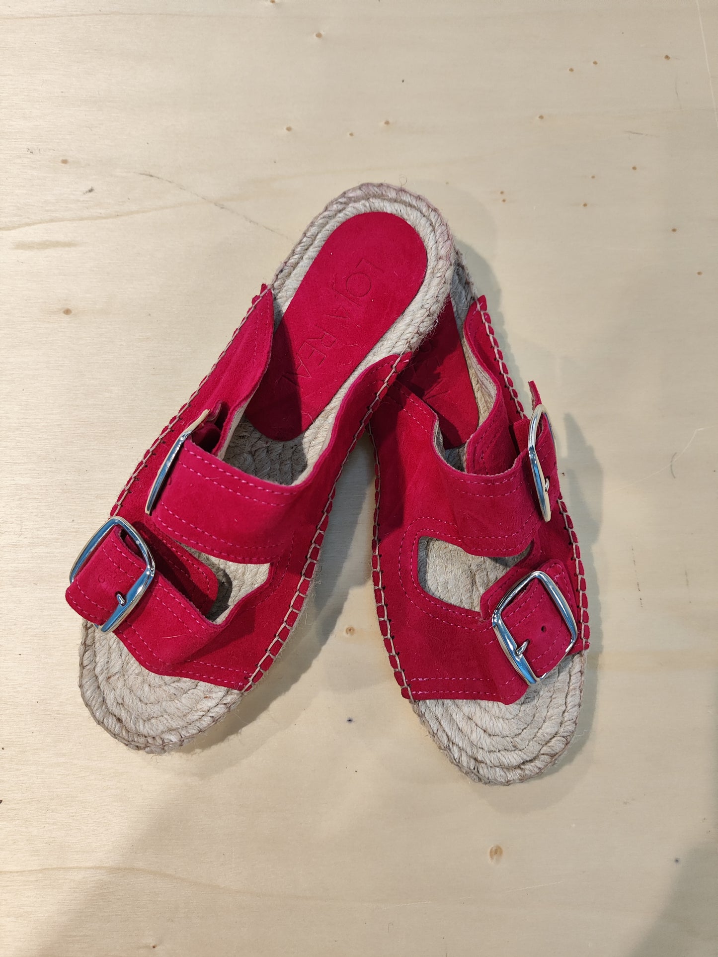 ESPADRILLES // Alças ajustáveis em camurça