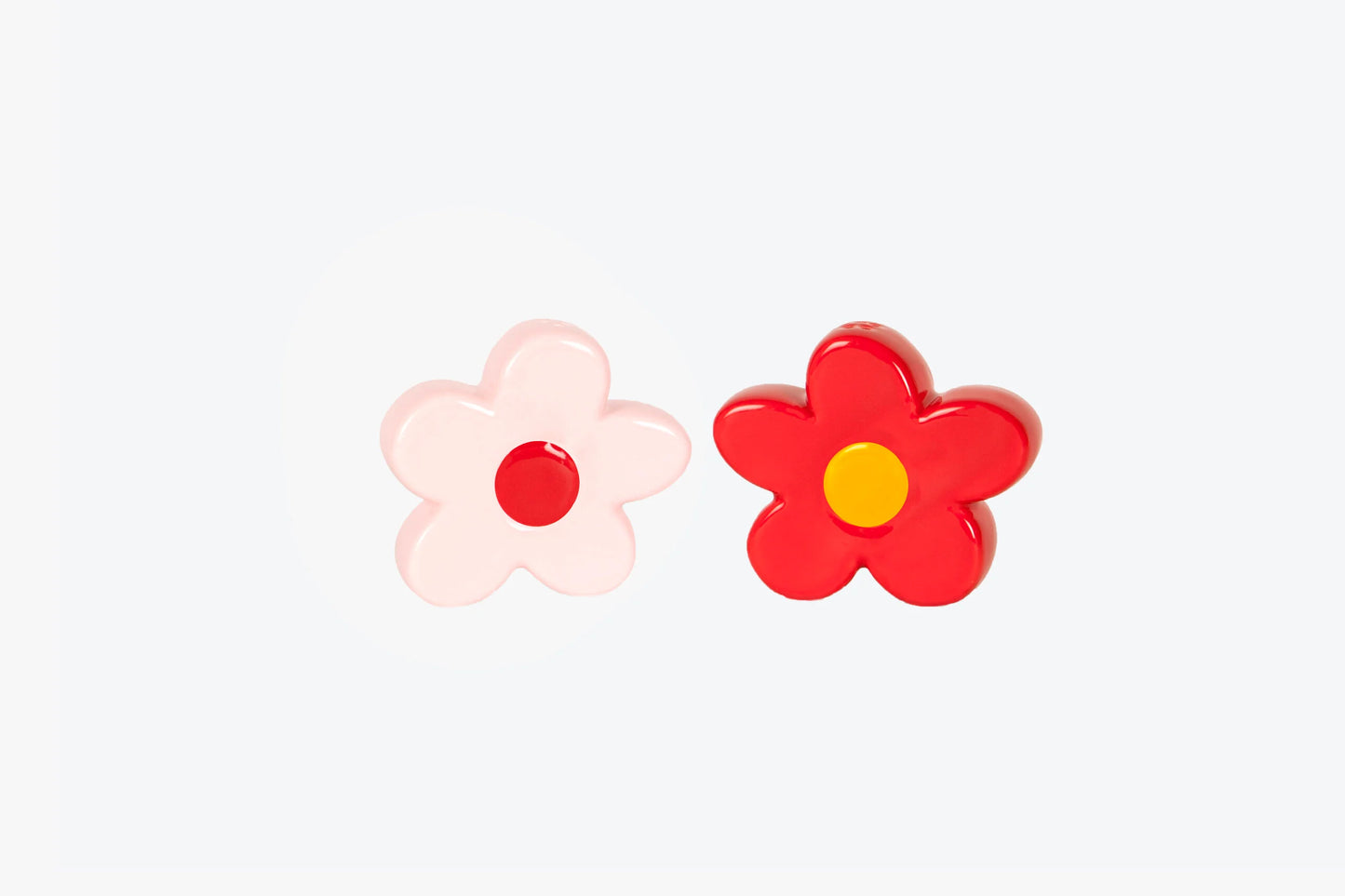 SALT & PEPPER // Daisy