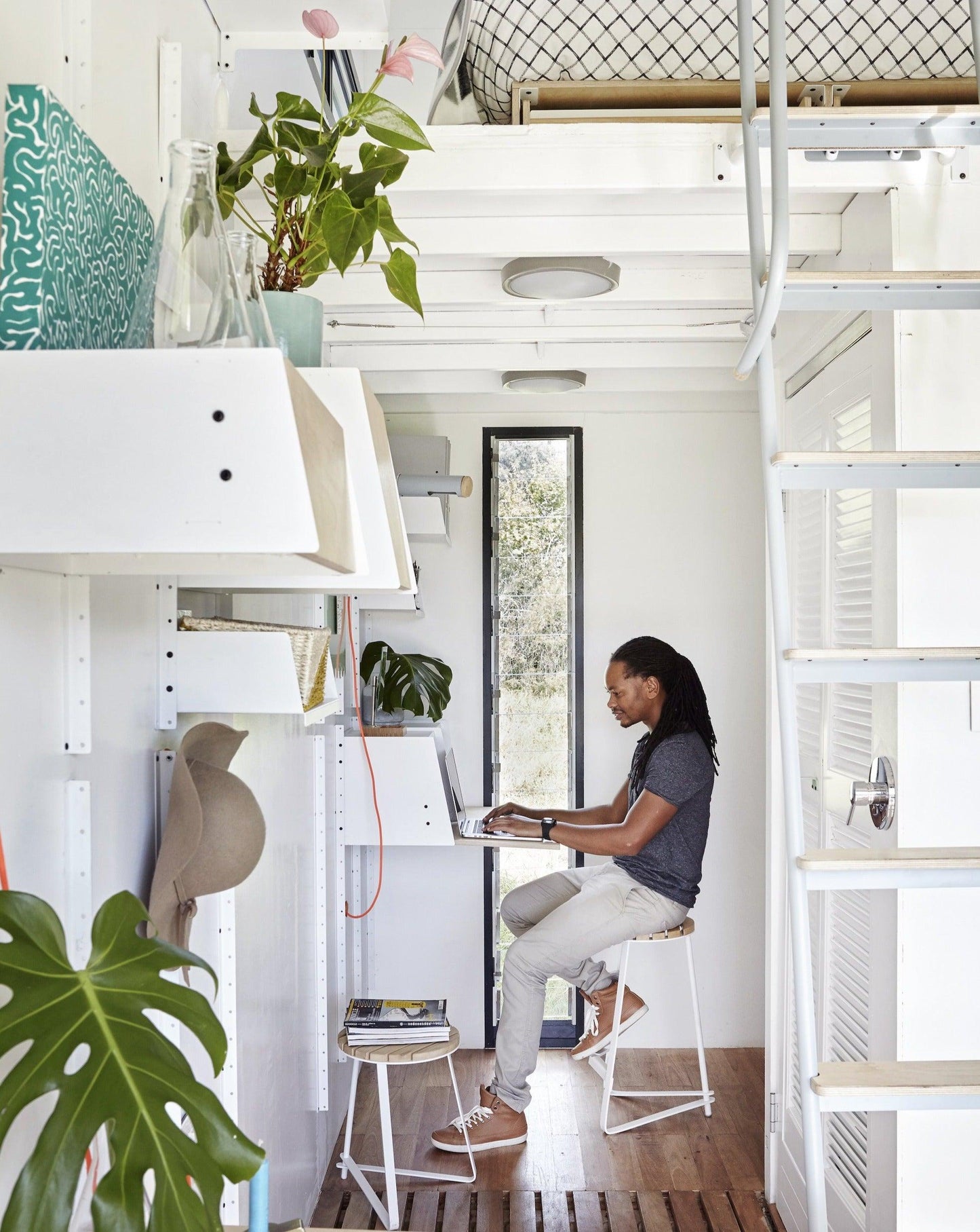 PETITE PLACES // Clever Interiors for Humble Homes - Loja Real