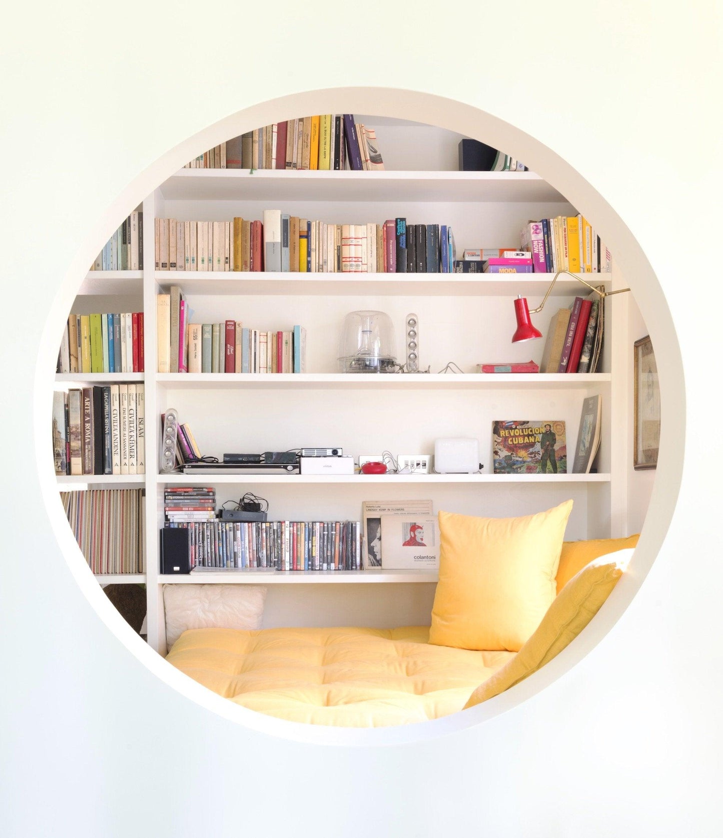 PETITE PLACES // Clever Interiors for Humble Homes - Loja Real