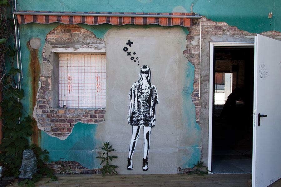 XOOOOX // The first monograph on Germany's most popular street artist - Loja Real