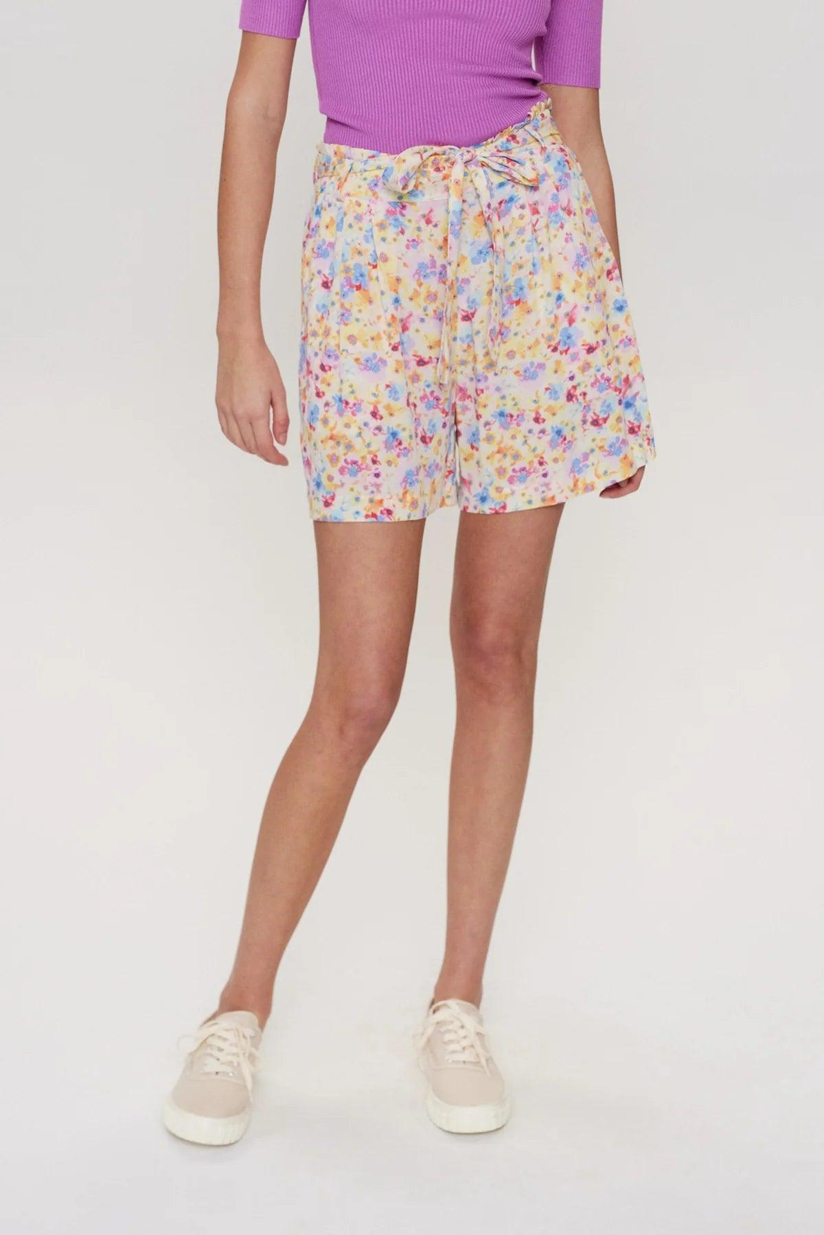 High-Waisted Floral Shorts - Loja Real