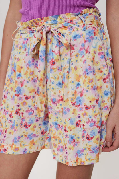 High-Waisted Floral Shorts - Loja Real