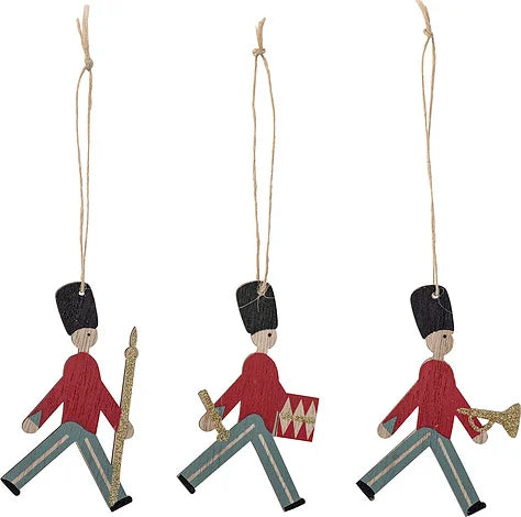 CHRISTMAS TREE DECORATION // Wooden Soldiers