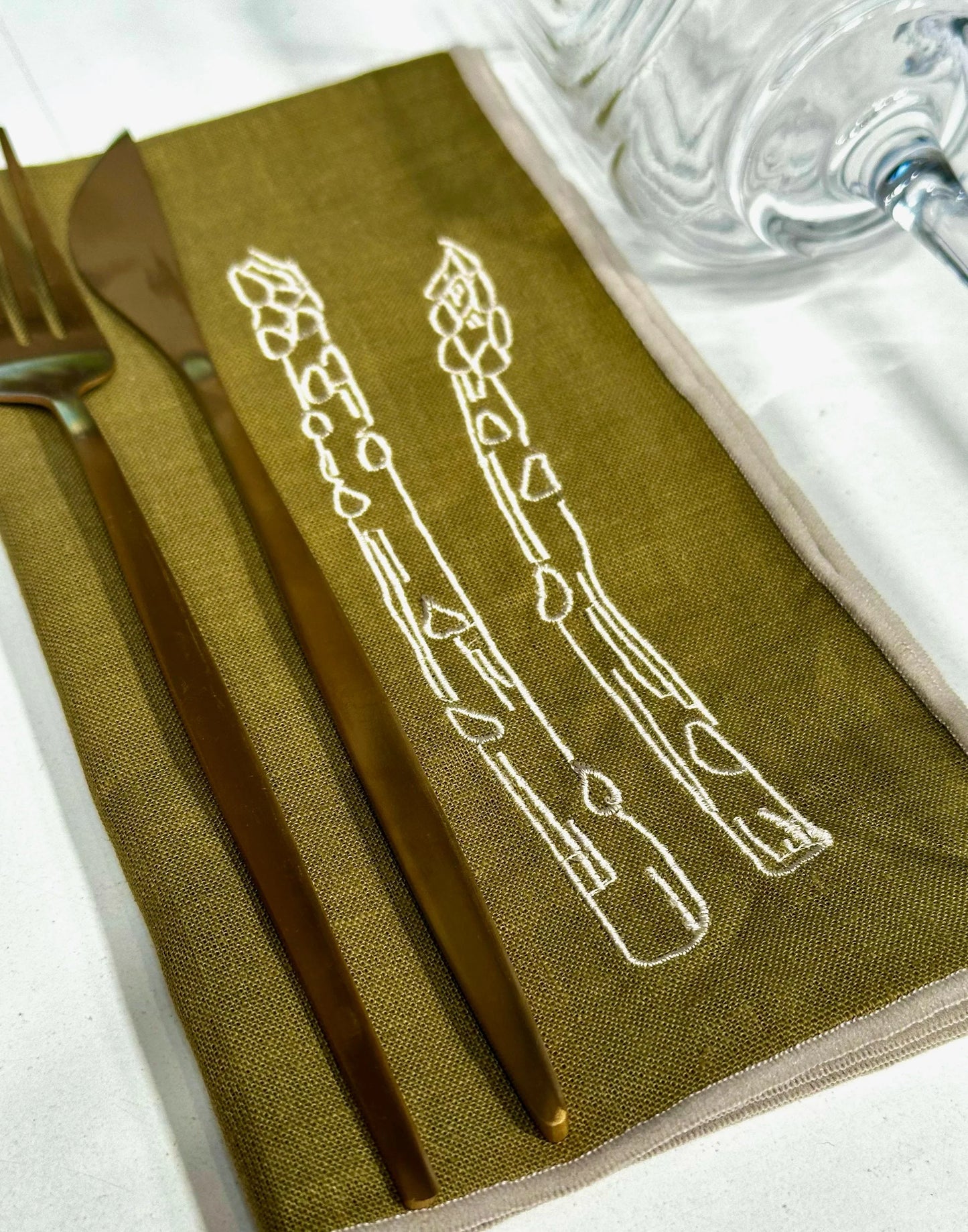 LINEN NAPKINS // Asparagus