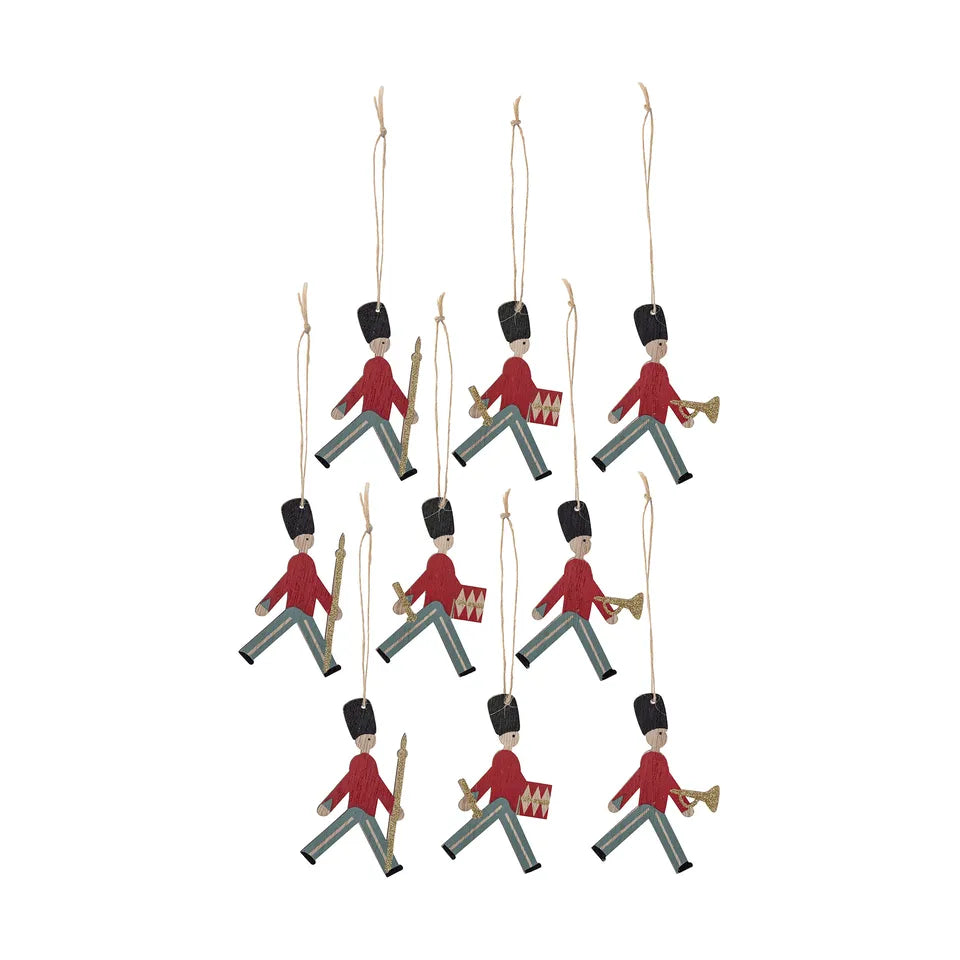 CHRISTMAS TREE DECORATION // Wooden Soldiers