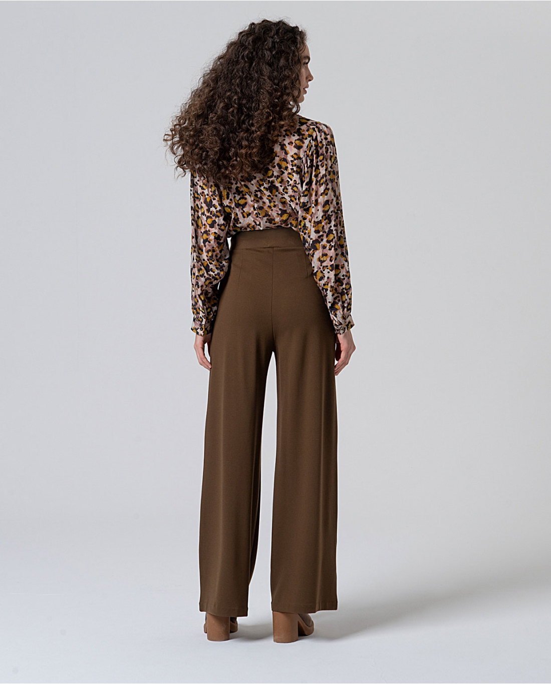 WIDE-LEG PANTS // Kaki