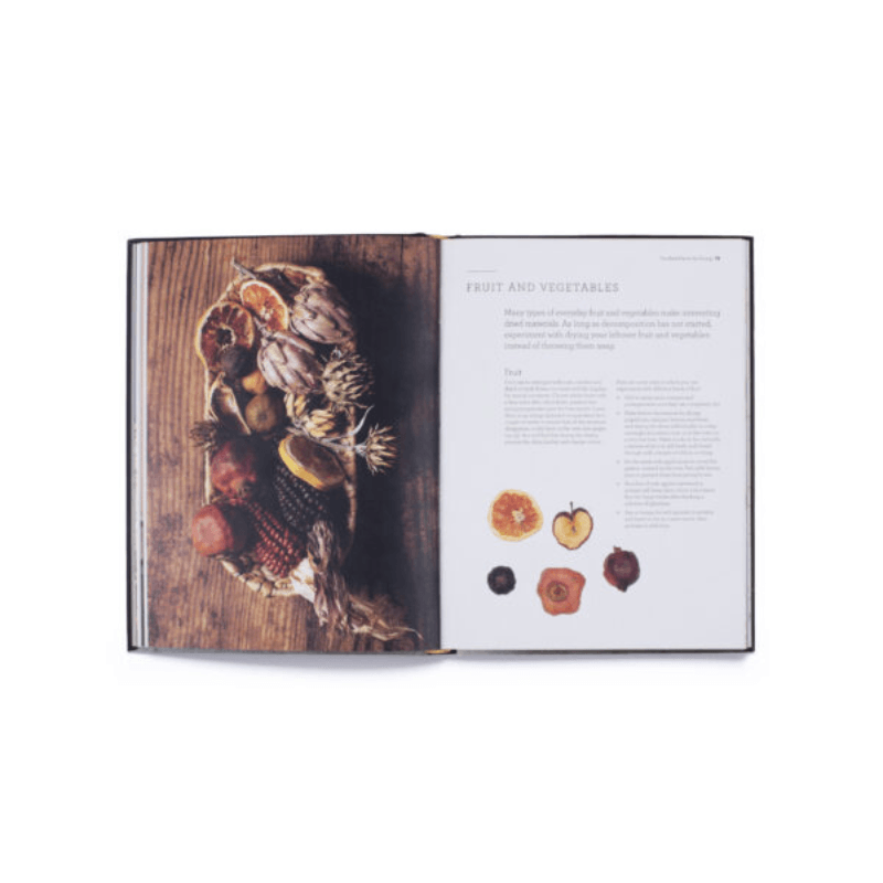 Cut & Dry // The Modern Guide To Dried Flowers From Growing To Styling - Loja Real