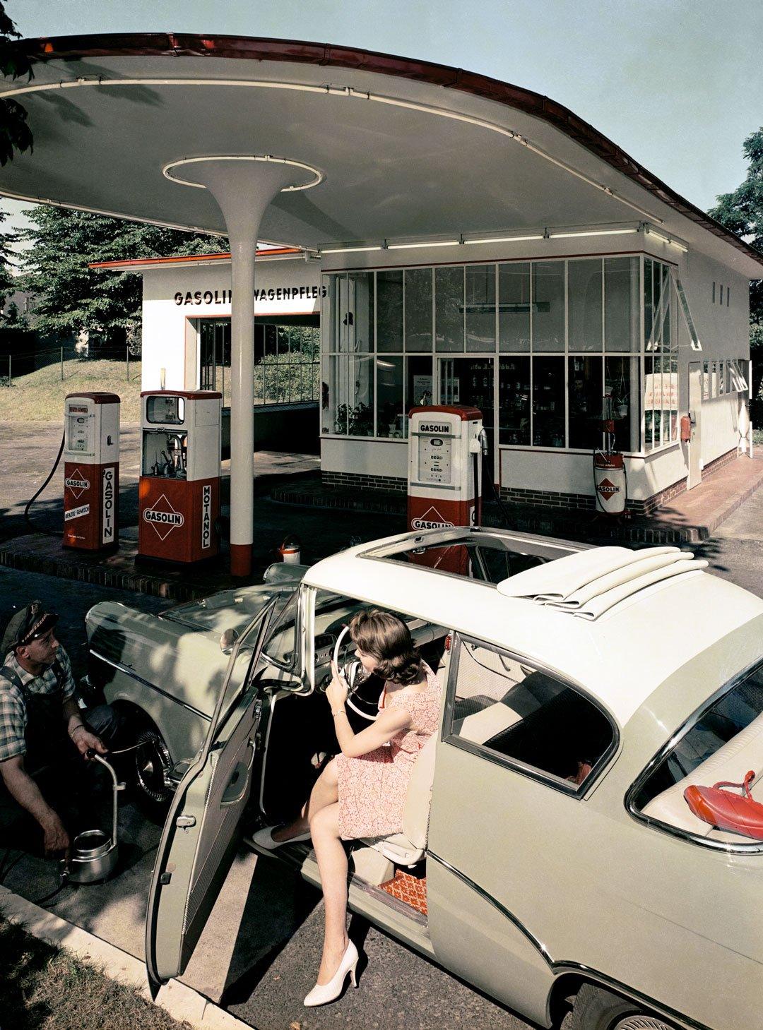 IT'S A GAS // The Allure of the Gas Station - Loja Real